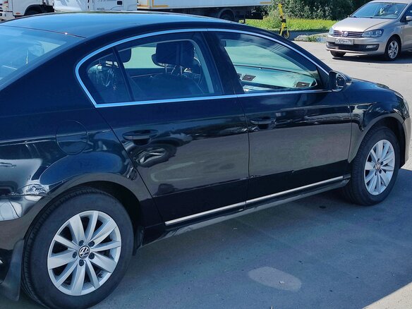2011 Volkswagen Passat B7, чёрный, 1300000 рублей - вид 3
