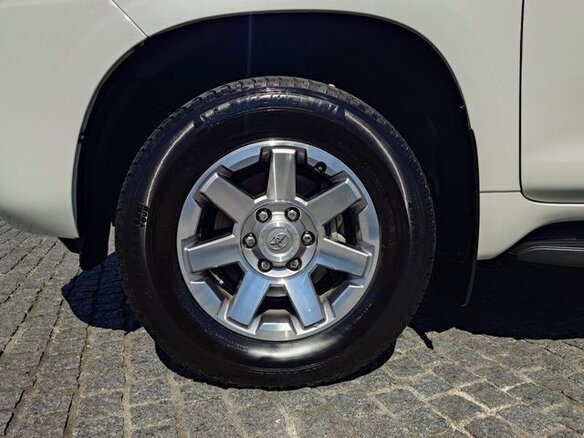 2023 Toyota Land Cruiser Prado 150 Series Рестайлинг 3, белый, 6800012 рублей - вид 10