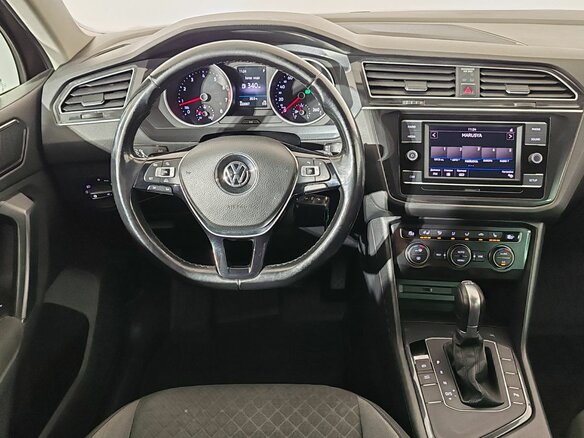 2018 Volkswagen Tiguan II, коричневый, 1690000 рублей - вид 10