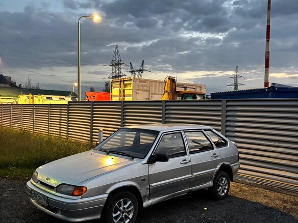2007 Lada (ВАЗ) 2114, серебристый, 42000 рублей