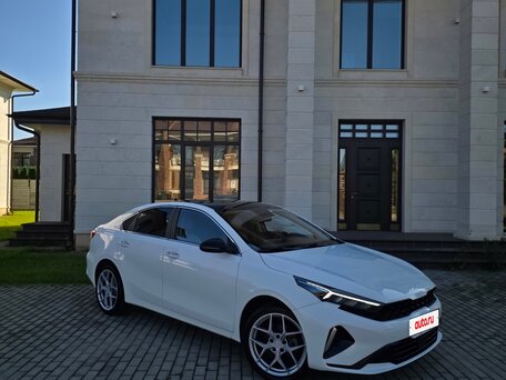 2022 Kia K3 II (China Market) Рестайлинг, белый, 2100000 рублей, вид 1