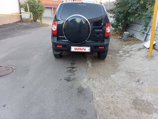 2018 Chevrolet Niva I Рестайлинг, чёрный, 890000 рублей, вид 3