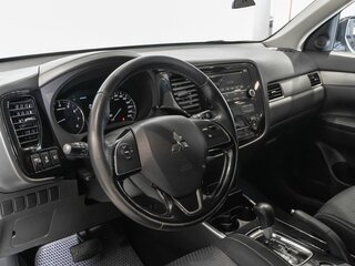 2017 Mitsubishi Outlander III Рестайлинг 2, белый, 1713100 рублей, вид 5