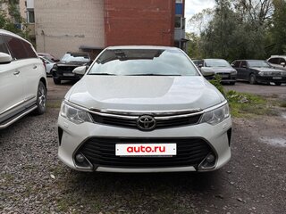 2015 Toyota Camry VII (XV50) Рестайлинг, белый, 1900000 рублей, вид 1