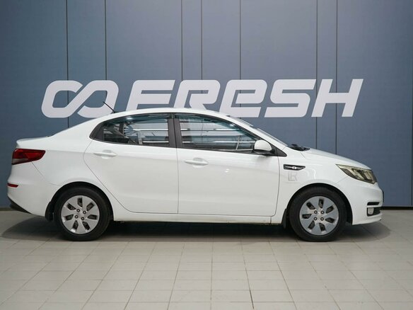 2015 Kia Rio III, белый, 1339000 рублей - вид 4