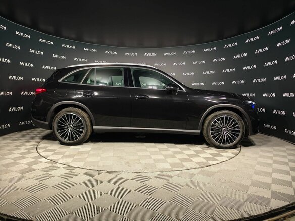 2025 Mercedes-Benz GLC 300 II (X254), чёрный, 8700000 рублей - вид 3