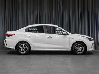 2017 Kia Rio IV, белый, 1139000 рублей, вид 5