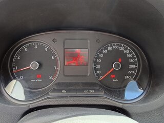 2014 Volkswagen Polo V, жёлтый, 1050000 рублей, вид 3