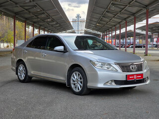 2013 Toyota Camry VII (XV50), серебристый, 1600000 рублей, вид 2