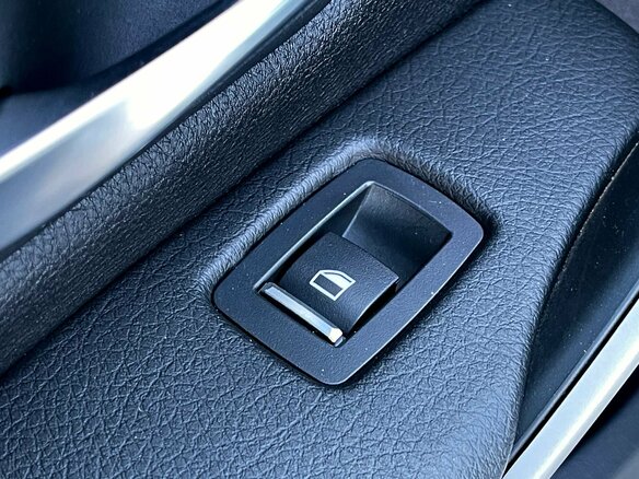 2016 BMW 3 серии 318i VI (F3x) Рестайлинг, белый, 1899000 рублей - вид 18