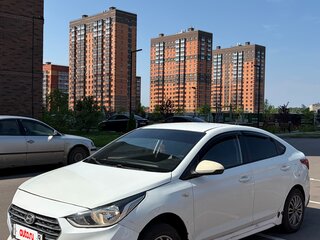 2017 Hyundai Solaris II, белый, 330000 рублей, вид 1