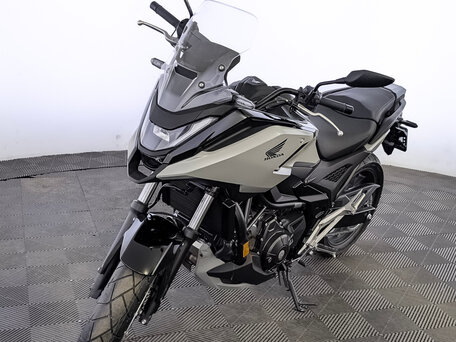2025 Honda NC 750X, серый, 1399900 рублей, вид 3
