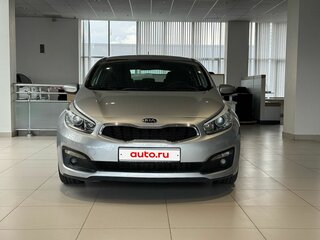 2016 Kia Ceed II Рестайлинг, серебристый, 940000 рублей, вид 2