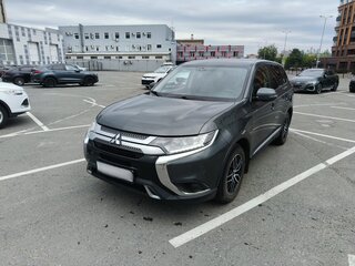 2019 Mitsubishi Outlander III Рестайлинг 3, серый, 1950000 рублей, вид 5