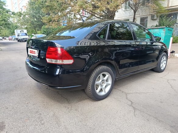 2013 Volkswagen Polo V, чёрный, 999999 рублей - вид 13