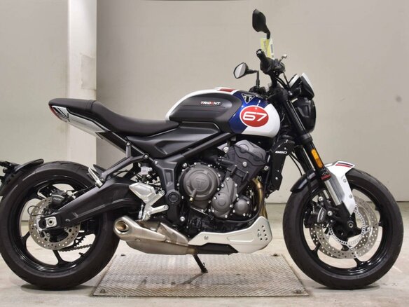 2024 Triumph Trident 660, синий, 950000 рублей - вид 4