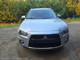 2011 Mitsubishi Outlander II Рестайлинг, серебристый, 1200000 рублей, вид 2