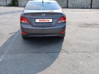2011 Hyundai Solaris I, серый, 620000 рублей, вид 4