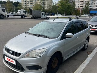 2009 Ford Focus II Рестайлинг, серебристый, 320000 рублей, вид 1