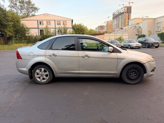 2009 Ford Focus II Рестайлинг, серебристый, 300000 рублей, вид 4