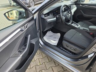 2023 Skoda Octavia IV (A8), серый, 3008000 рублей, вид 5