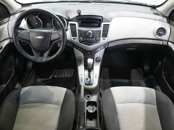 2012 Chevrolet Cruze I, бежевый, 609900 рублей - вид 9