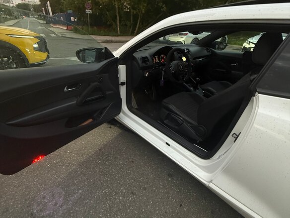 2009 Volkswagen Scirocco III, белый, 1120000 рублей - вид 11