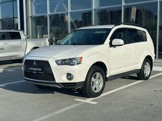 2010 Mitsubishi Outlander II Рестайлинг, белый, 850000 рублей, вид 2