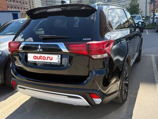 2021 Mitsubishi Outlander III Рестайлинг 3, чёрный, 2850000 рублей, вид 4