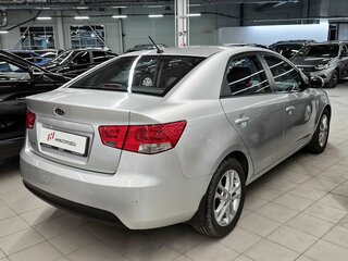 2011 Kia Cerato 6-speed II, серебристый, 859000 рублей, вид 4