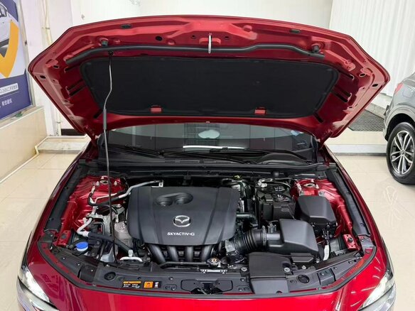 2023 Mazda 3 Axela IV (BP), красный, 1340000 рублей - вид 2