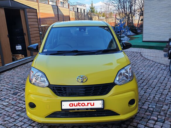 2017 Toyota Passo III, жёлтый, 900000 рублей - вид 1