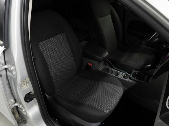 2010 Ford Focus II Рестайлинг, серебристый - вид 14