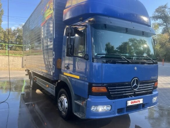 2004 Mercedes-Benz Atego, синий, 3400000 рублей - вид 1