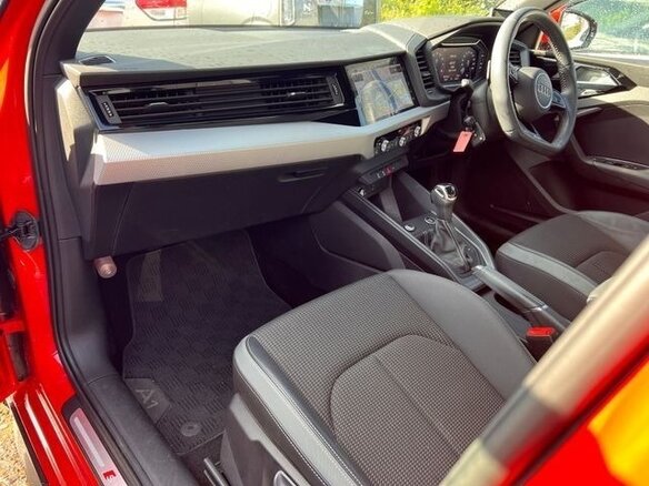 2021 Audi A1 citycarver II (GB), красный, 1563911 рублей - вид 6