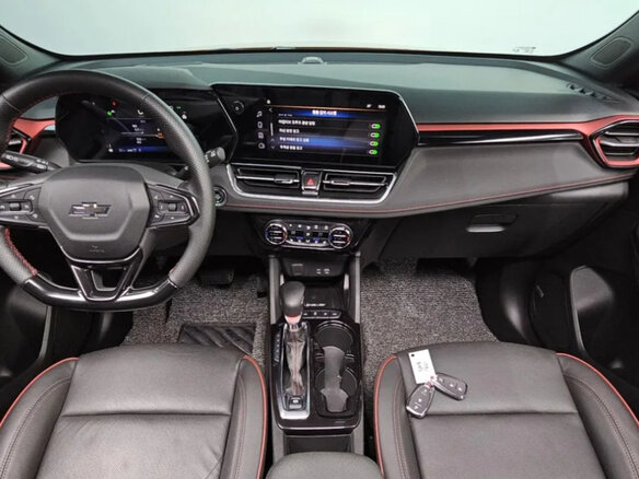 2023 Chevrolet TrailBlazer III Рестайлинг, коричневый, 1357000 рублей - вид 9