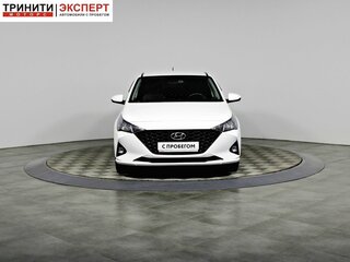 2021 Hyundai Solaris II Рестайлинг, белый, 1496000 рублей, вид 2