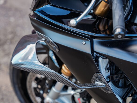 2025 Yamaha YZF-R1, чёрный, 2050000 рублей - вид 11