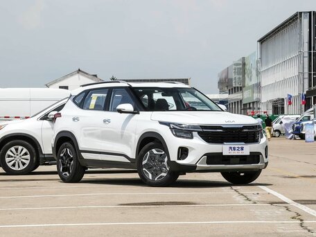 2026 Kia Seltos I Рестайлинг, белый, 1990000 рублей, вид 3