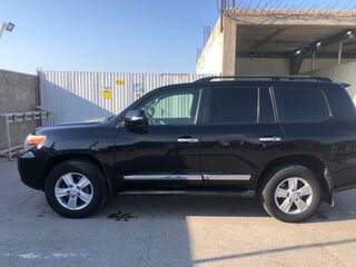 2012 Toyota Land Cruiser 200 Series Рестайлинг 1, чёрный, 4300000 рублей, вид 4