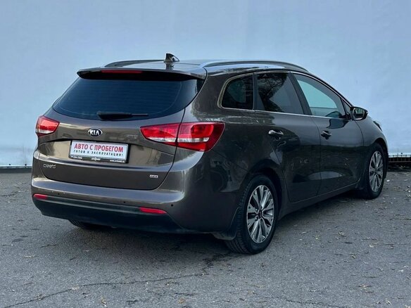 2017 Kia Ceed II Рестайлинг, коричневый, 1420000 рублей - вид 4