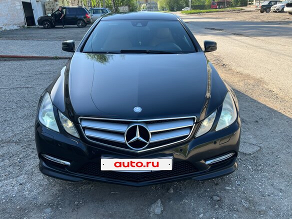 2012 Mercedes-Benz E-Класс 200 7G-Tronic IV (W212, S212, C207), чёрный, 1500000 рублей - вид 1