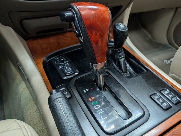 2002 Lexus LX 470 II, золотистый, 1699000 рублей - вид 15