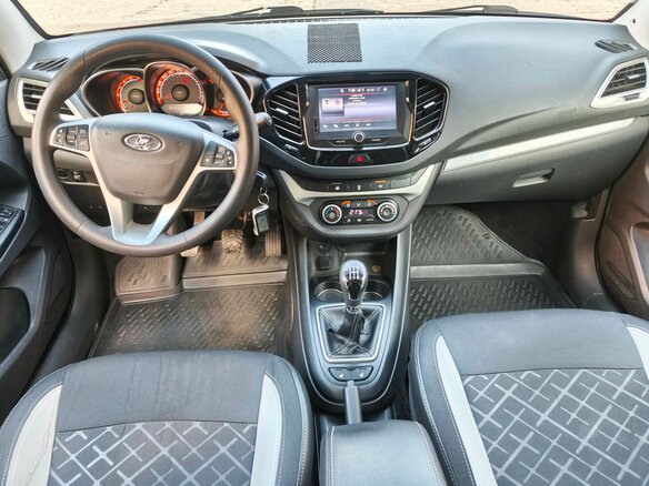 2019 Lada (ВАЗ) Vesta SW Cross I, серебристый, 1249000 рублей - вид 8