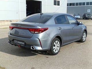 2021 Kia Rio IV Рестайлинг, серый, 1399000 рублей, вид 5