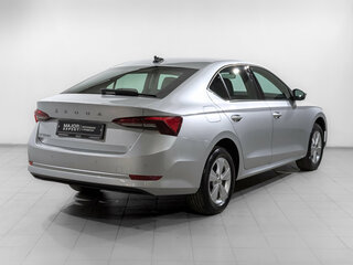 2021 Skoda Octavia IV (A8), серый, 2450000 рублей, вид 5