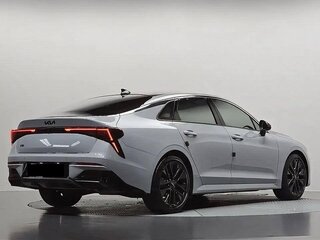 2025 Kia K5 III Рестайлинг, серебристый, 3270000 рублей, вид 3