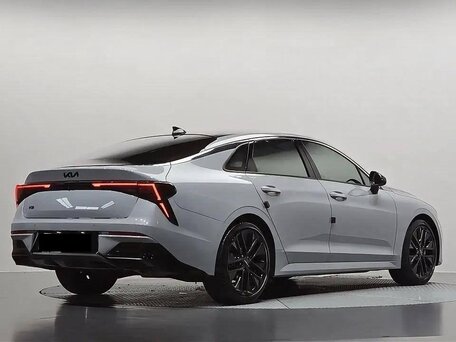 2025 Kia K5 III Рестайлинг, серебристый, 3270000 рублей, вид 3