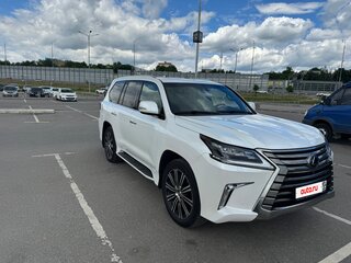 2019 Lexus LX 570 III Рестайлинг 2, белый, 8490000 рублей, вид 3