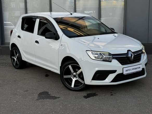 2020 Renault Sandero II Рестайлинг, белый - вид 2